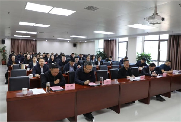 榆陽(yáng)區(qū)能源發(fā)展有限公司召開(kāi)第三季度工作總結(jié)會(huì)